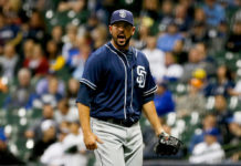 Carlos Villanueva pacta con los Hanwha Eagles de Corea