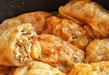 Niños envueltos rellenos de carne molida y berenjenas