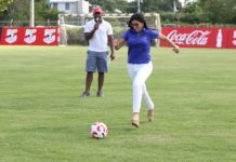 Cambridge triunfa en el partido inaugural de la Copa Coca-Cola de Fútbol Inter-escolar