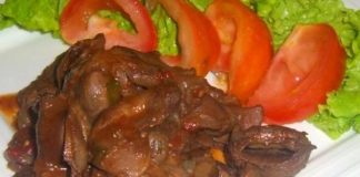 Mollejitas de pollo ahogadas en vino tinto