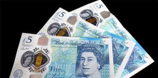 ¿Estará el tesoro en algún bolsillo? El Reino Unido, a la caza del billete de las 50.000 libras