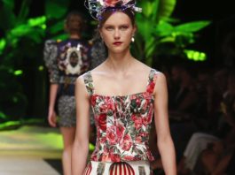 Los tonos metalizados vuelven a las pasarelas