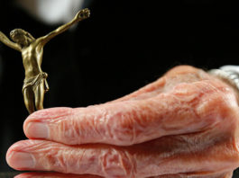 ‘Terror en nombre de Dios’: Una orden religiosa de EE.UU. torturaba «para expulsar al diablo»