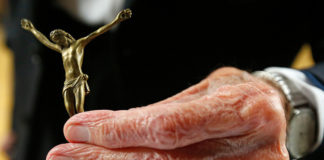 ‘Terror en nombre de Dios’: Una orden religiosa de EE.UU. torturaba «para expulsar al diablo»