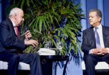 Leonel Fernández explica que el político que no deja entender no influye