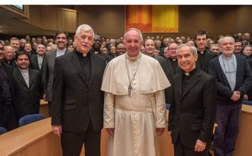 El Papa a La Civiltà Cattolica: rememos juntos al servicio de la Iglesia