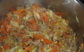 Repollo guisado con carne molida