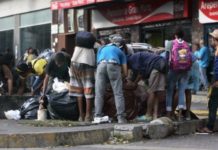 El drama de comer basura en Venezuela