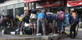 El drama de comer basura en Venezuela