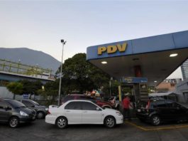 En Venezuela, el país del petróleo, escasea el combustible