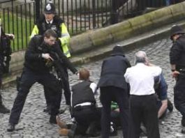Ataque en Westminster: lo que sabe del «incidente terrorista» que dejó al menos 4 muertos y 40 heridos frente al Parlamento británico en Londres