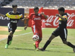 Equipos del colegio Leonardo da Vinci están invictos en la etapa de Santiago de la Copa Coca-Cola de Fútbol Interescolar 2017