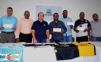 Senador Paliza hace aporte a los equipos del Basket Superior de Puerto Plata
