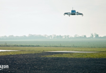Observa: Primera entrega existosa via dron de Amazon en suelo americano