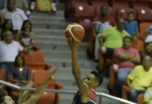 Pueblo Nuevo gana en debut de Víctor Liz