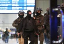 Policía confirma que ataque con hacha en Dusseldorf fue ejecutado por varios agresores