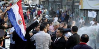 Graves disturbios en el Congreso de Paraguay tras avance de polémico proyecto para la reelección presidencial