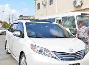 Familia de Carla Massiel denuncian trato privilegiado a hija de dueño de clínica Integral