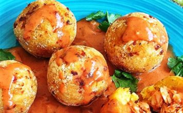 Albóndigas de plátano maduro rellenas de bacalao