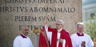Atentado con más de 20 muertos en una iglesia de Egipto entristece el Domingo de Ramos del Papa