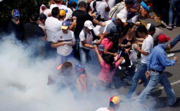 Venezuela: Inmensa represión en varias ciudades, inquietud internacional y dos fallecidos este 19 de Abril