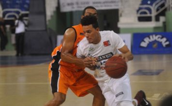 Leones adquieren en cambio a Yerri Flores