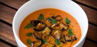 Sopa de berenjenas y tomates