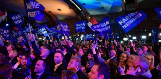 Francia vive un ‘terremoto’ político, pero todos se unen contra Marine Le Pen