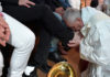 El Papa lava los pies de doce mafiosos arrepentidos