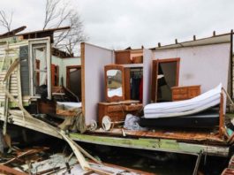Al menos cinco personas murieron y más de 50 fueron heridas por el paso de tornados en Texas