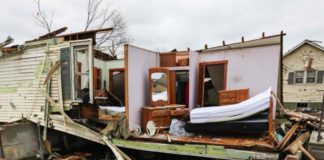 Al menos cinco personas murieron y más de 50 fueron heridas por el paso de tornados en Texas