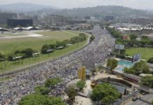 ¿Hacia dónde va Venezuela?: 4 posibles escenarios que pueden derivar de la ola de protestas que vive el país