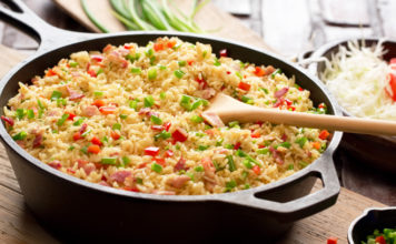 Arroz con fideos y toicineta