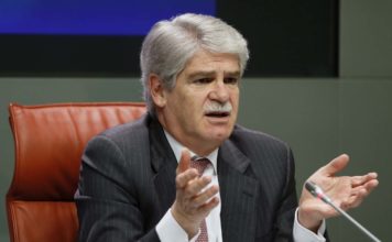 Gobierno español pide elecciones en Venezuela y nuevo diálogo, pero con resultados