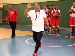 Hansen exige el doble en inicio de prácticas de los Leones