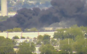 Video: Al menos dos muertos al estrellarse una avioneta contra edificios en Nueva Jersey