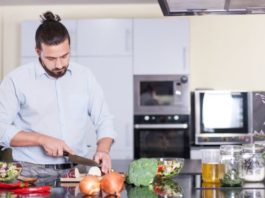 No freír con aceite de oliva y otros 3 consejos culinarios desmitificados por la ciencia