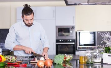 No freír con aceite de oliva y otros 3 consejos culinarios desmitificados por la ciencia