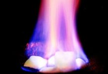 Qué es el hielo combustible, la promisoria fuente de energía que China logró extraer del fondo marino