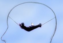 De distorsión del tiempo a imaginación disociativa: 5 cosas que pasan en nuestro cerebro cuando navegamos por internet