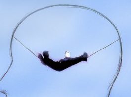 De distorsión del tiempo a imaginación disociativa: 5 cosas que pasan en nuestro cerebro cuando navegamos por internet