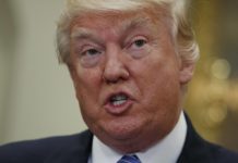 Trump aprueba una orden para que las iglesias puedan apoyar a candidatos electorales