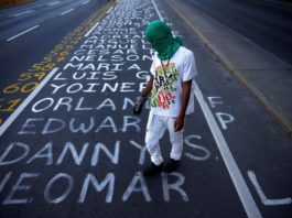 Portugueses residentes en Venezuela empiezan a retornar ante grave crisis