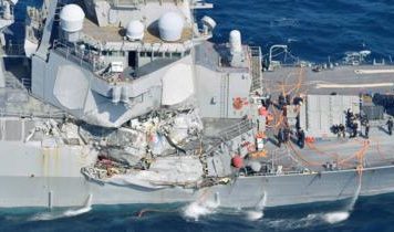 Al menos 7 marinos desaparecidos en el choque de un destructor de EE.UU. con un carguero filipino cerca de la costa de Japón