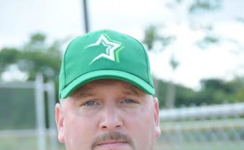 Estrellas contratan a Dave Lundquist como coach de pitcheo