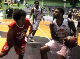 Huracanes dominan a los Leones en el Ojo del Huracán