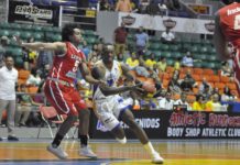 Metros aplastan a los Leones y mantienen invicto en casa