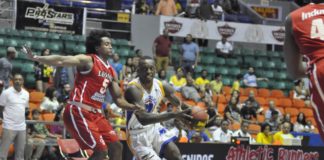 Metros aplastan a los Leones y mantienen invicto en casa