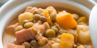 Sancocho de guandules con coco y cilantro