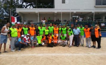 Crónica deportiva celebra actividad de softball